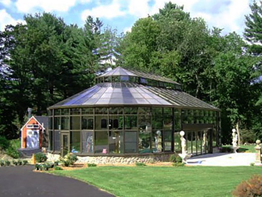 Year-Round Pool Enjoyment: Discover the Benefits of a Glass Pool Enclosure